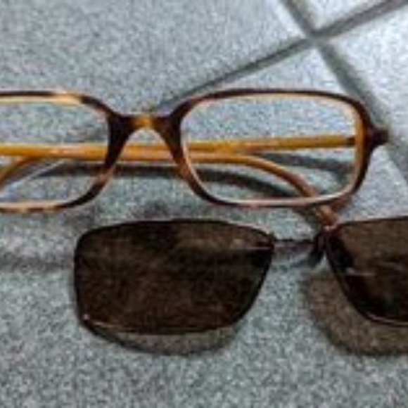 10% OFF - Vintage GUESS Plastic Eyeglass Frames with Clip-on Sun Shades c 1990s - Picture 13 of 14